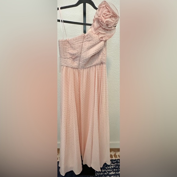 Mac Duggal || One-Shoulder Polka Dot Gown - Picture 4 of 5